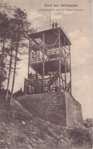 Der Aussichtsturm auf der Heinrichshöhe war aus Holz gefertigt und wurde später aufgrund von Witterungsschäden wieder abgetragen.